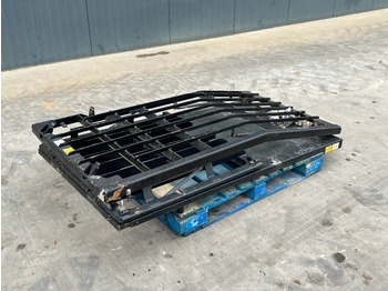 Kabina i enterijer CATERPILLAR