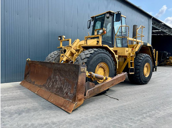 Buldožer CATERPILLAR