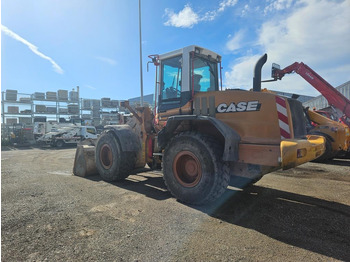 Utovarivač točkaš CASE 621 D: slika 5