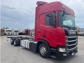 Kamion sa ceradom SCANIA R 450