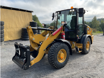 Utovarivač točkaš CATERPILLAR 906