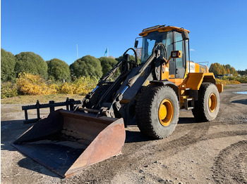 Utovarivač točkaš JCB 436