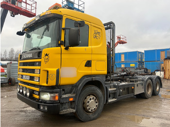 Kamion sa hidrauličnom kukom SCANIA R124