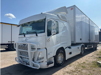 Kamion VOLVO FM10