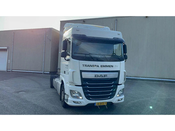 Kamion sa golom šasijom i zatvorenom kabinom DAF XF 440