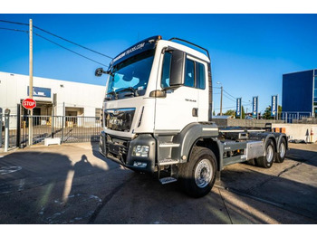 Kamion sa hidrauličnom kukom MAN TGS