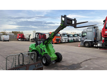 Kompaktni utovarivač guseničar Avant 745 TDL (BELGIAN MACHINE / TOP CONDITION / 4X4 OPTIDRIVE / INCL ATTACHMENTS): slika 2 Kompaktni utovarivač guseničar Avant 745 TDL (BELGIAN MACHINE / TOP CONDITION / 4X4 OPTIDRIVE / INCL ATTACHMENTS): slika 2