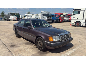 Limuzina Mercedes-Benz E-Klasse 200 (GERMAN CAR / VOITURE D'ALLEMAGNE / ESSENCE / PETROL / MANUAL): slika 3 Limuzina Mercedes-Benz E-Klasse 200 (GERMAN CAR / VOITURE D'ALLEMAGNE / ESSENCE / PETROL / MANUAL): slika 3