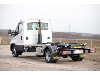 Kamion sa hidrauličnom kukom IVECO Daily 70c18