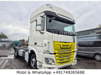 Kamion sa golom šasijom i zatvorenom kabinom DAF XF 480