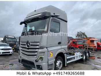 Kamion za prevoz kontejnera/ Kamion sa promenjivim sandukom MERCEDES-BENZ Actros 2545
