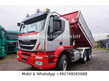 Tegljač IVECO Trakker