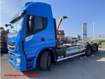 Kamion za prevoz kontejnera/ Kamion sa promenjivim sandukom IVECO Stralis 460