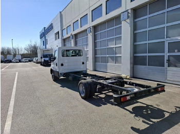 Kamion sa golom šasijom i zatvorenom kabinom IVECO Daily 50C18H/P: slika 4 Kamion sa golom šasijom i zatvorenom kabinom IVECO Daily 50C18H/P: slika 4
