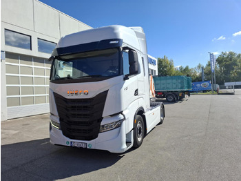 Tegljač IVECO S-WAY