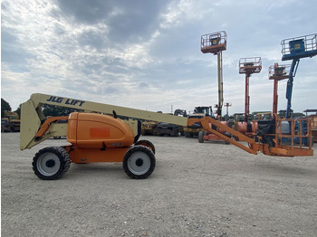 Zglobna platforma JLG 600AJ