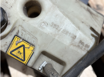 Ekspanziona posuda za Građevinska mašina JCB 332/E9125 Zbiornik wyrównawczy płynu chłodniczego: slika 3 Ekspanziona posuda za Građevinska mašina JCB 332/E9125 Zbiornik wyrównawczy płynu chłodniczego: slika 3