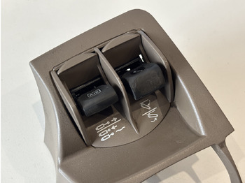 Električni sistem za Poljoprivredna mašina John Deere 6R 6xxx Przycisk Sterownik Kontroler Podnośnika SCV RE588398: slika 2