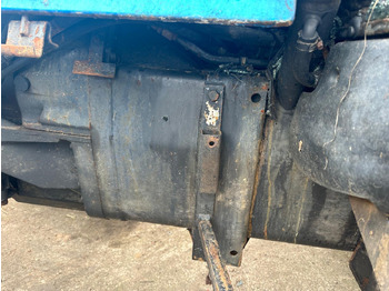 Traktor Valtra 8150 8150-4 - cała na części: slika 2 Traktor Valtra 8150 8150-4 - cała na części: slika 2