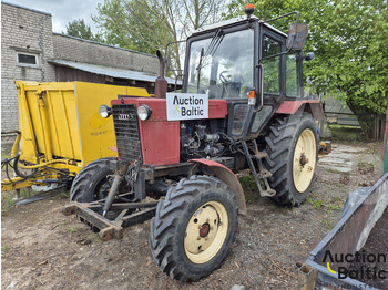 Traktor BELARUS