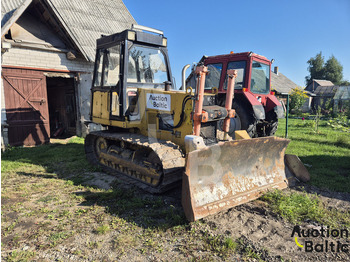 Buldožer CASE