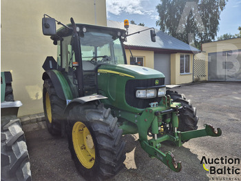 Traktor JOHN DEERE 5820