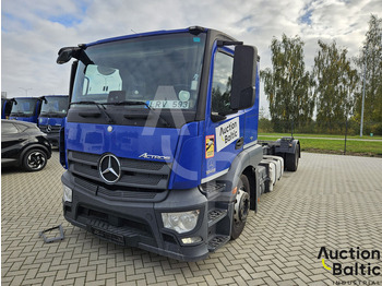 Kamion sa golom šasijom i zatvorenom kabinom MERCEDES-BENZ Actros 1843