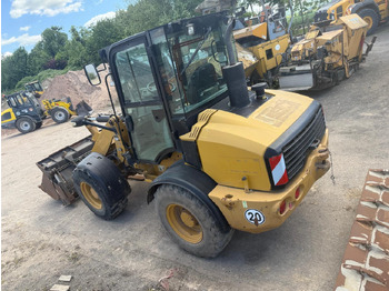 Utovarivač točkaš CATERPILLAR 908H