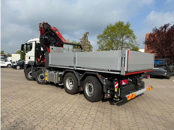 Kamion sa tovarnim sandukom MAN