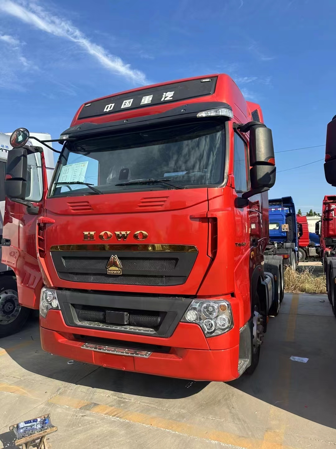 Tegljač SINOTRUK HOWO