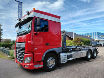 Kamion sa hidrauličnom kukom DAF XF 460