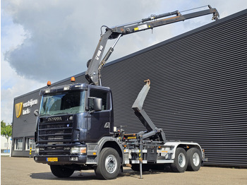 Kamion sa hidrauličnom kukom SCANIA R114