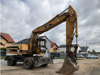 Bager točkaš CAT M320: slika 5