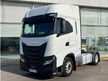 Tegljač IVECO