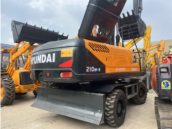Bager točkaš HYUNDAI