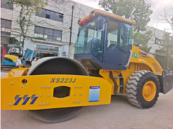 Valjak za puteve XCMG XS223J