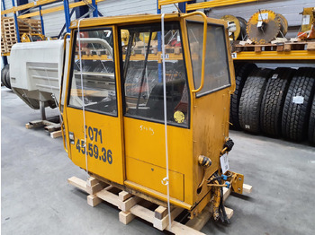 Kabina LIEBHERR