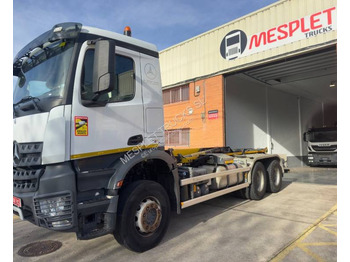 Kamion sa hidrauličnom kukom MERCEDES-BENZ Arocs 2645