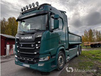 Kamion sa hidrauličnom kukom SCANIA R 580