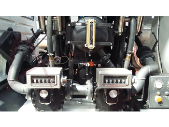 Kamion cisterna za prevoz goriva AVGAS B-100: slika 4 Kamion cisterna za prevoz goriva AVGAS B-100: slika 4