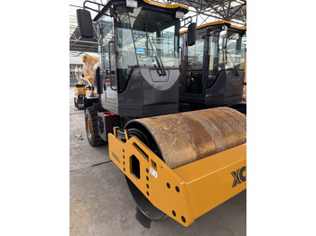 Valjak za puteve XCMG XS600J 6 ton small single drum Vibratory road Roller: slika 2