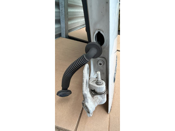 Vrata i delovi MERCEDES ACTROS MP4 DOOR LEFT WITH MIRROR: slika 3