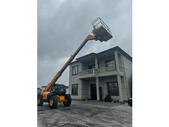 Teleskopski upravljač JCB