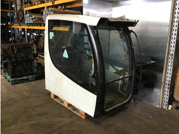 Kabina i enterijer LIEBHERR