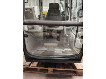 Kabina i enterijer LIEBHERR