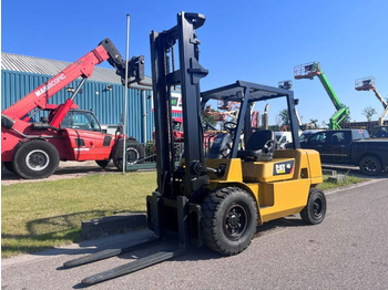 Dizel viljuškar Caterpillar DP40K2: slika 3