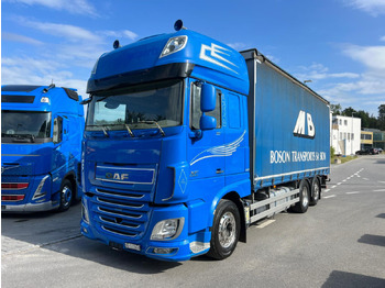 Kamion sa ceradom DAF XF 510