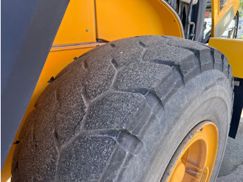 Utovarivač točkaš VOLVO L180H: slika 3