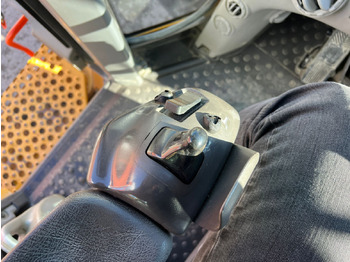 Utovarivač točkaš VOLVO L180H: slika 5