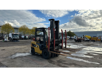 Gasni viljuškar CATERPILLAR GP